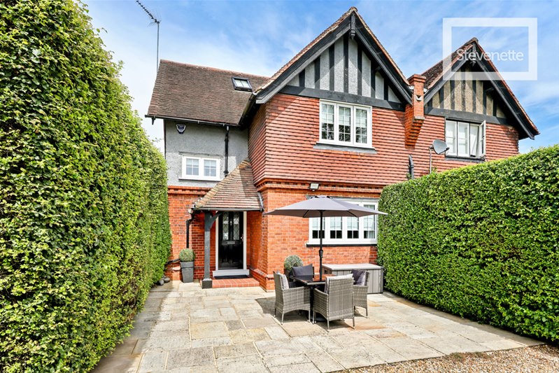 Creed Cottages, Epping